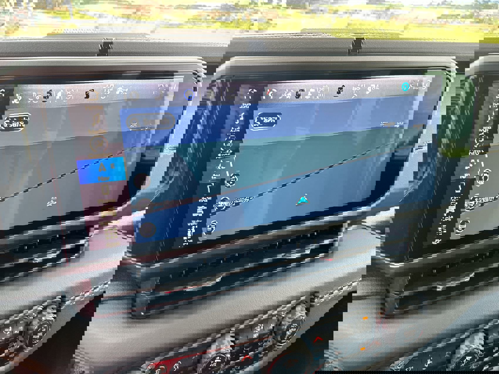 Used 2024 Jeep Wrangler Sahara w/ Technology Group image 18