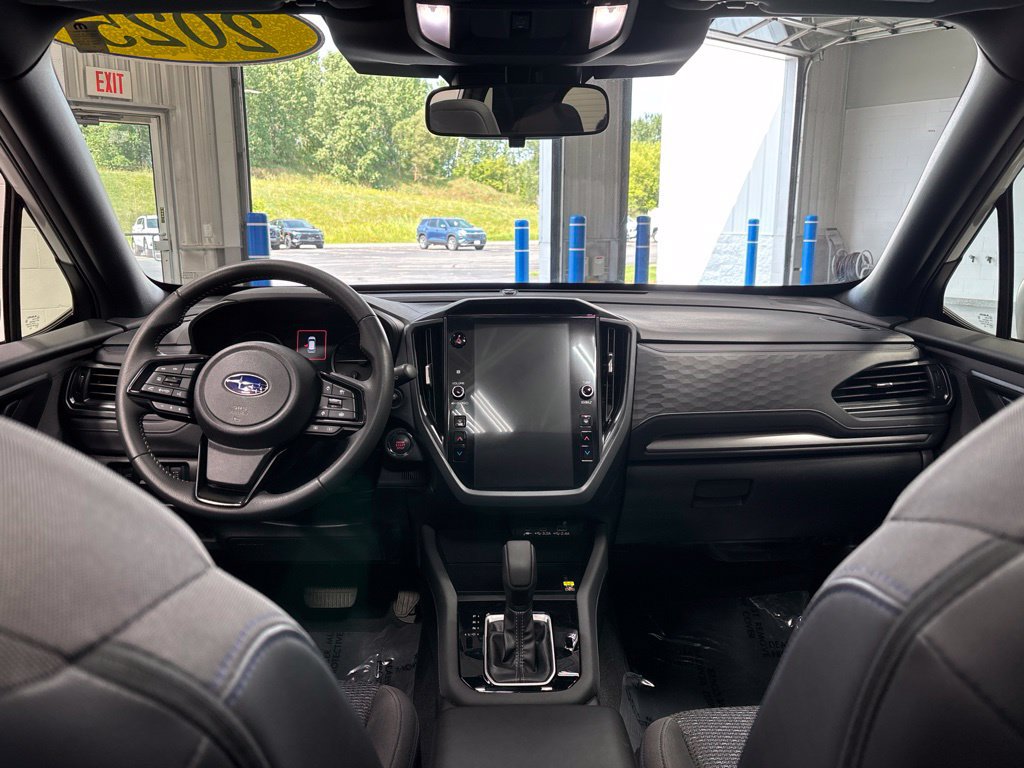 Used 2025 Subaru Forester Premium AWD/4WD image 13