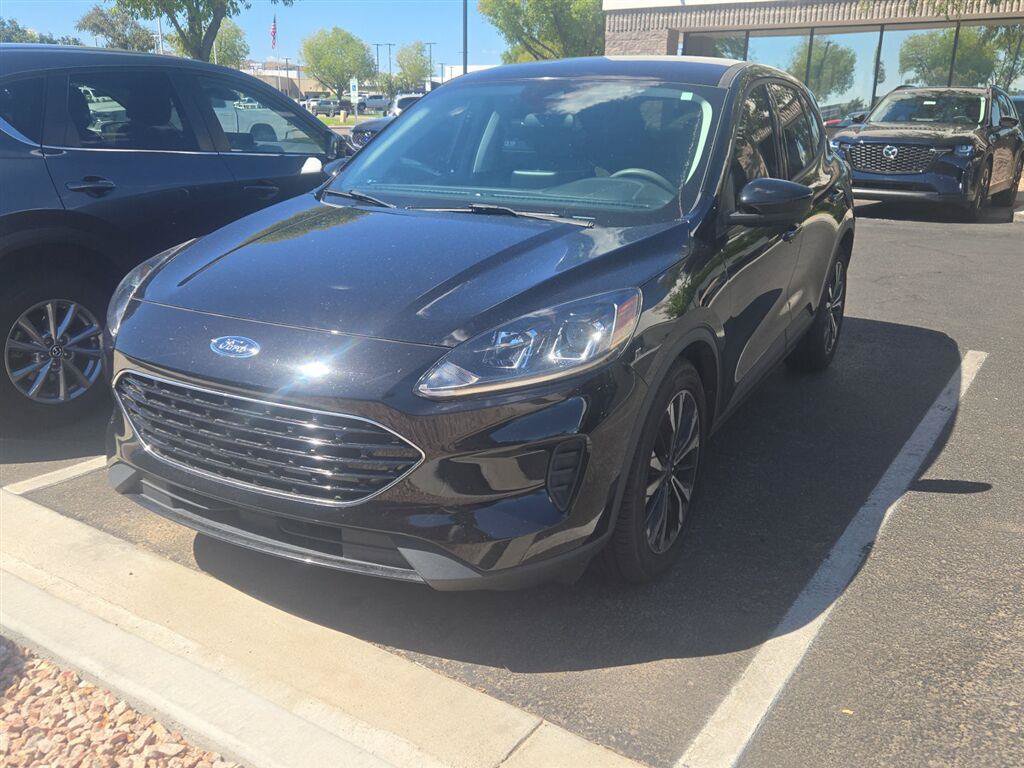 Used 2021 Ford Escape SE w/ SE Sport Appearance Package