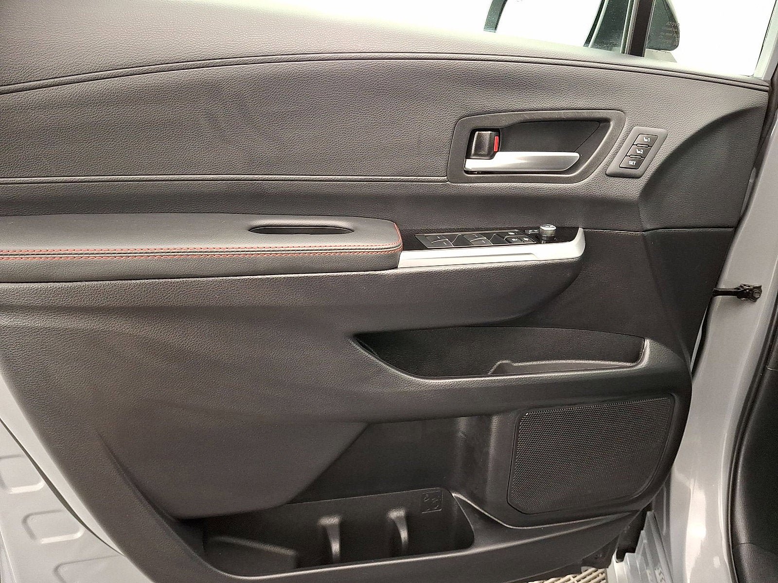Used 2025 Toyota Sienna XSE w/ XSE Premium Package AWD/4WD image 10