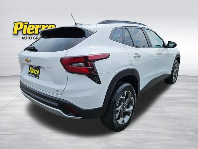 Used 2025 Chevrolet Trax LT FWD image 5