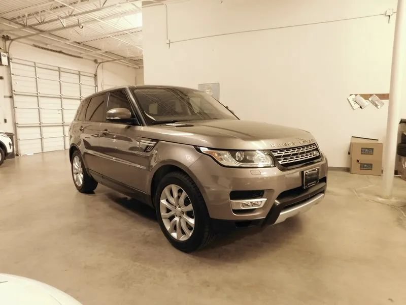 Used 2017 Land Rover Range Rover Sport HSE AWD/4WD image 3