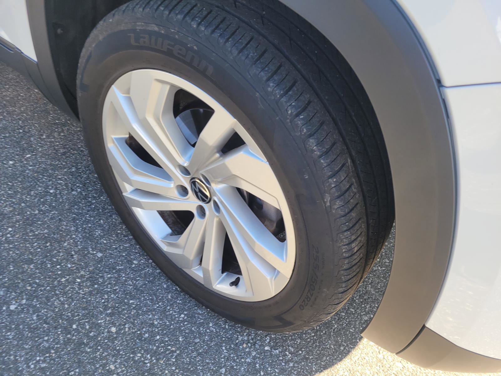 Used 2021 Volkswagen Atlas SE image 4