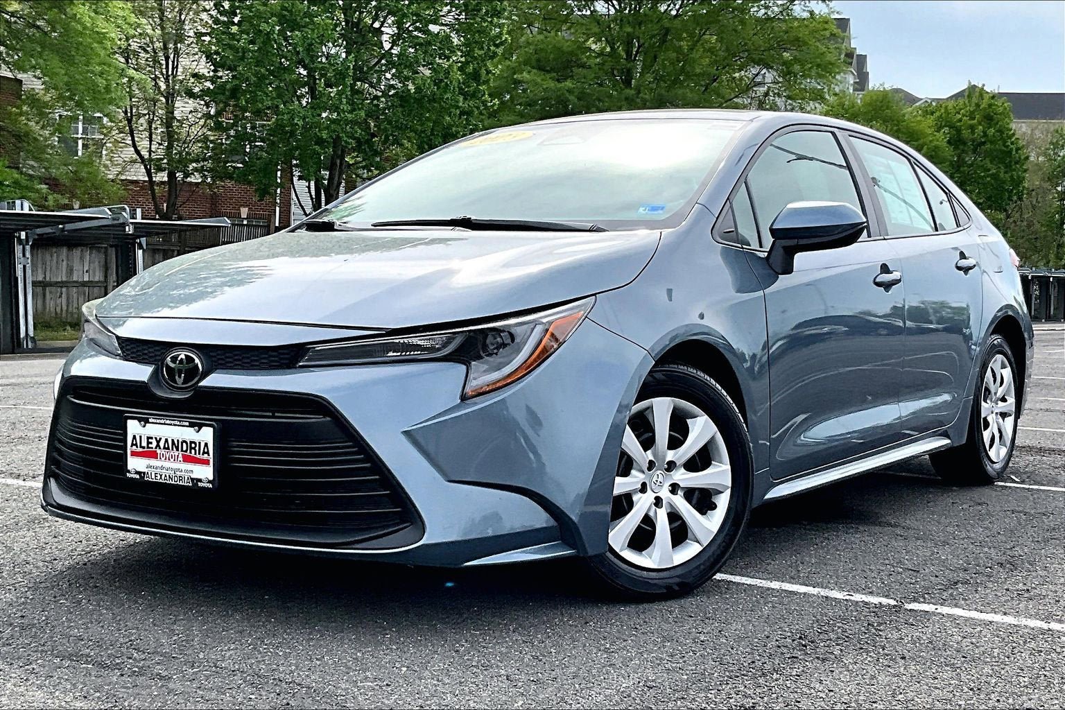 Used 2023 Toyota Corolla LE FWD image 1