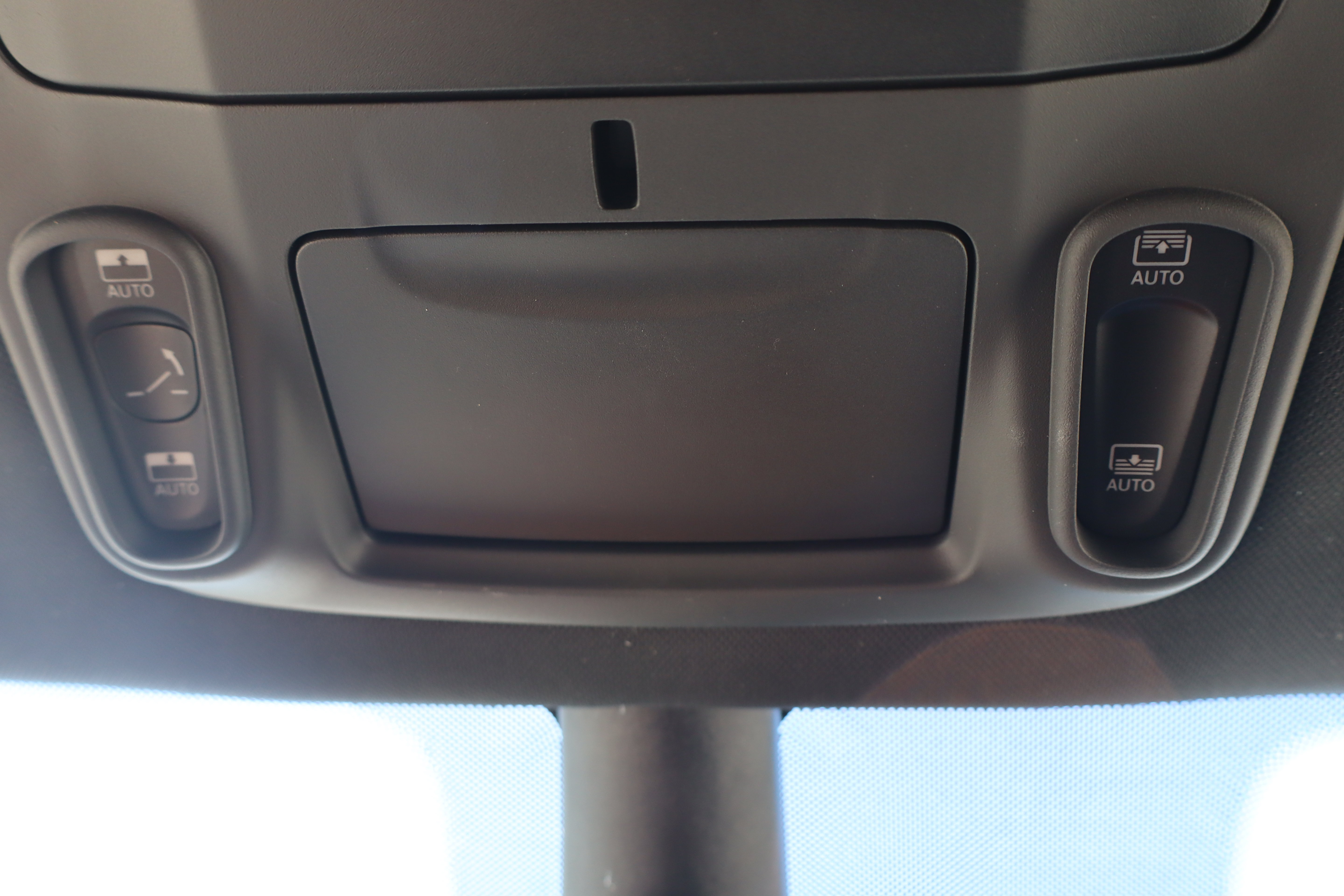 Used 2025 Chrysler Pacifica Limited FWD image 27