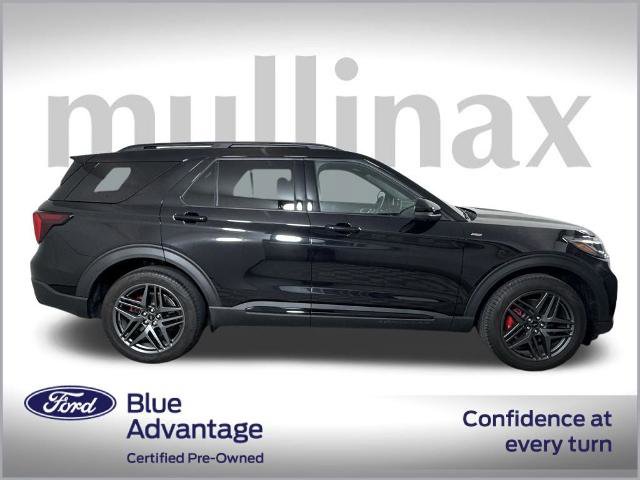 Certified 2025 Ford Explorer ST-Line w/ Premium Package image 4