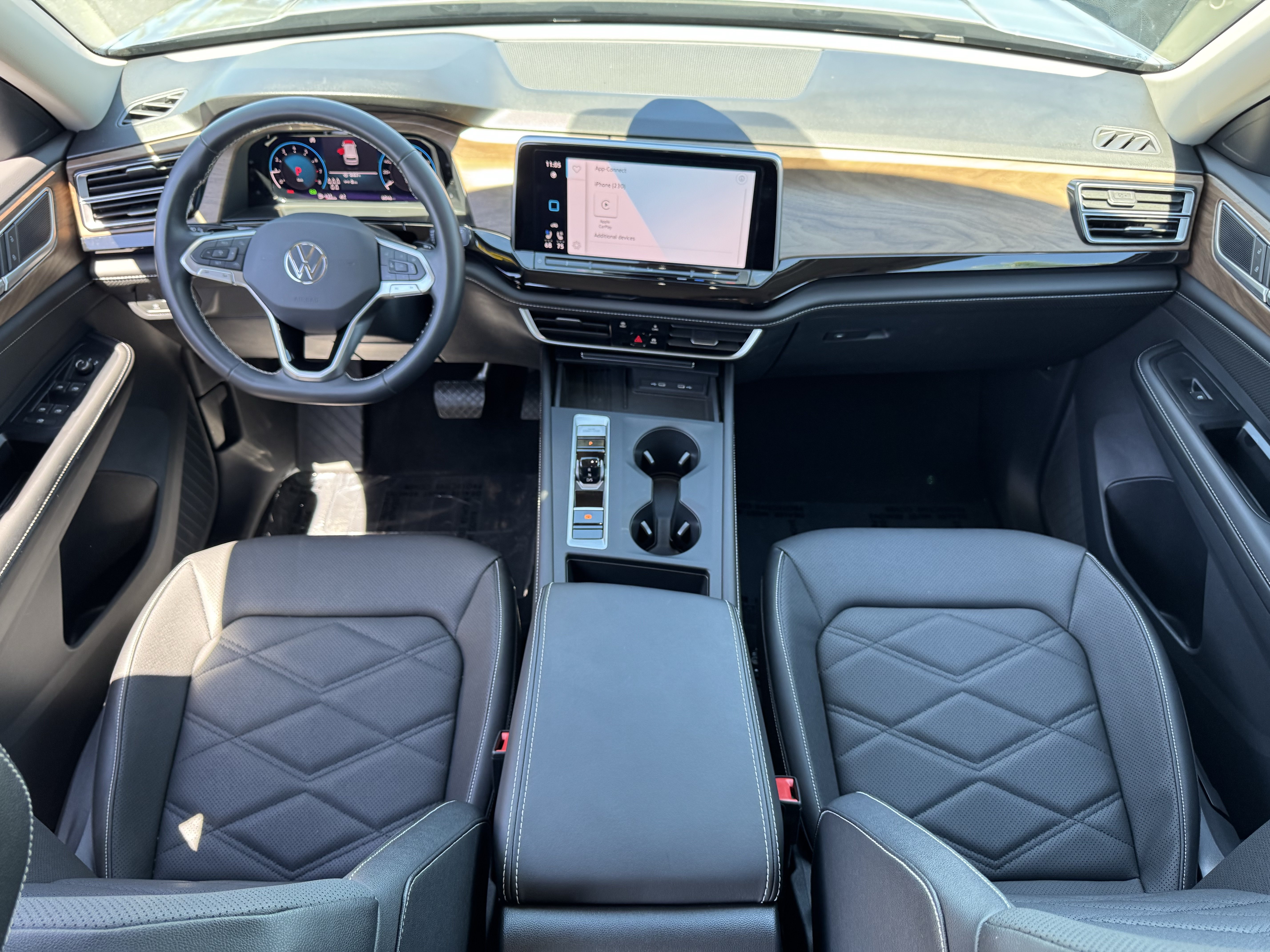 Used 2026 Volkswagen Atlas SE FWD image 30