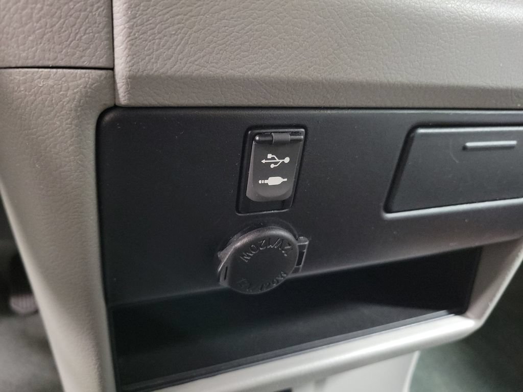 Used 2016 Toyota Sienna LE AWD/4WD image 21