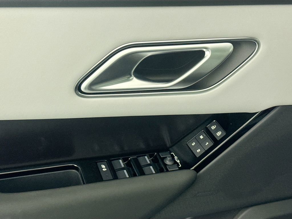New 2026 Land Rover Range Rover Velar Dynamic SE AWD/4WD image 16