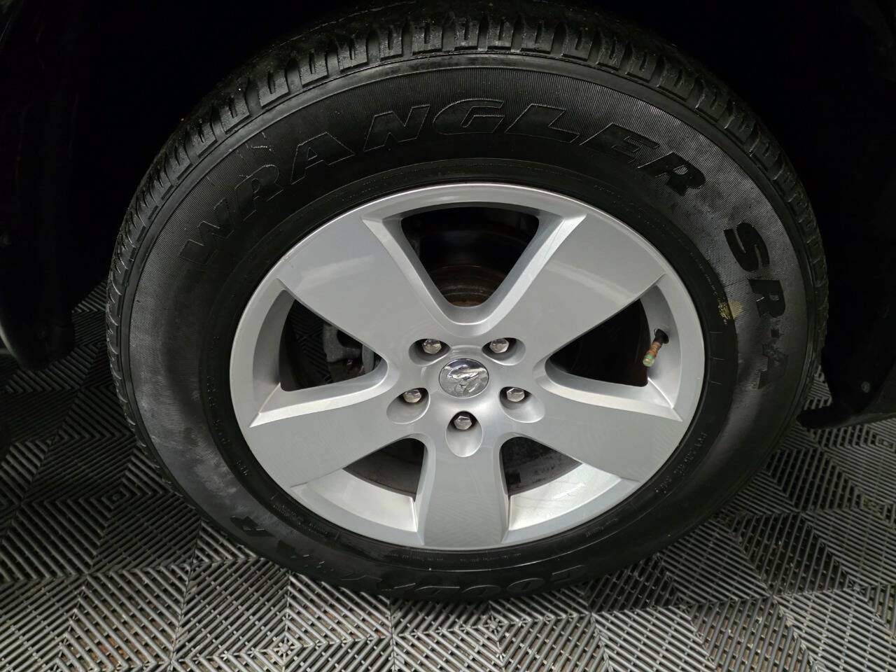 Used 2012 RAM 1500 Express image 32