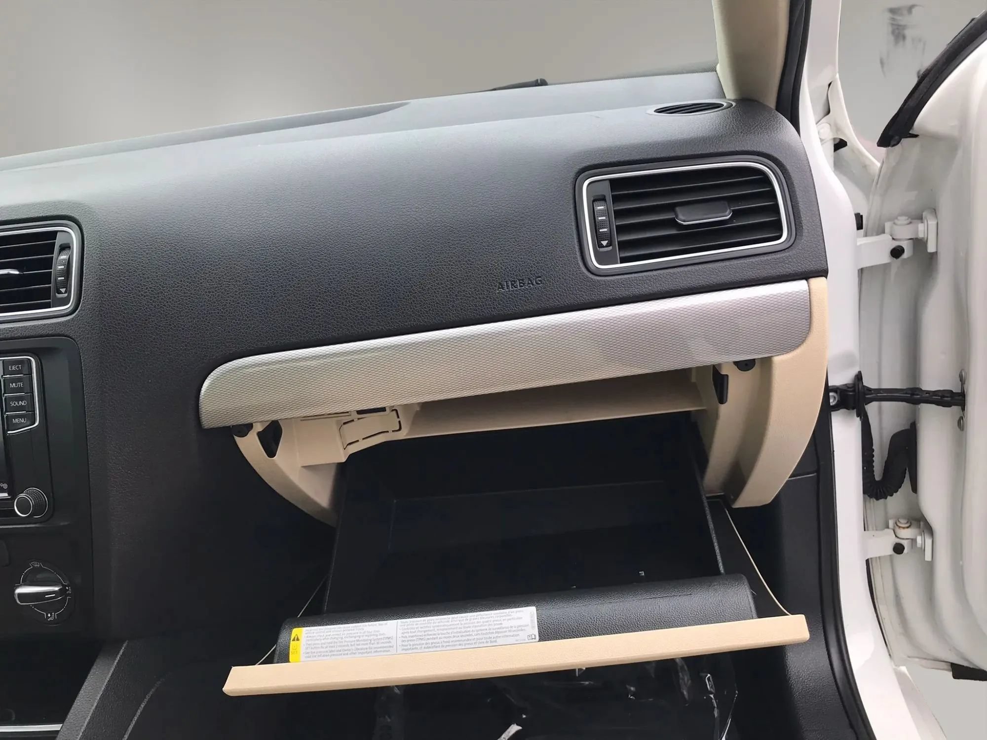 Used 2017 Volkswagen Jetta SE FWD image 49