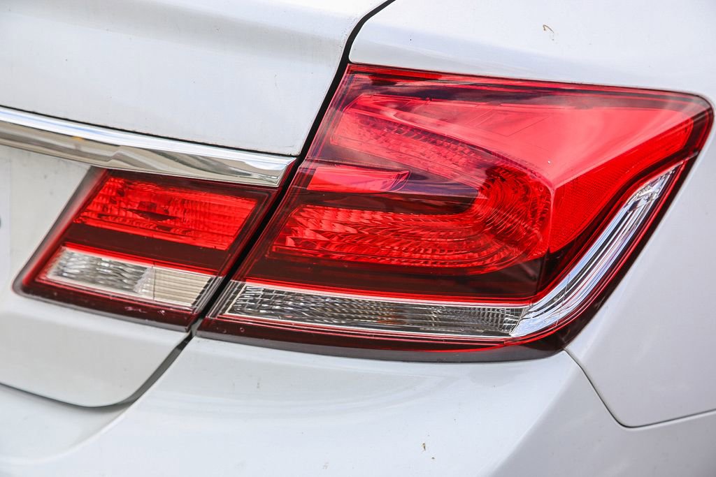 Used 2015 Honda Civic SE image 6