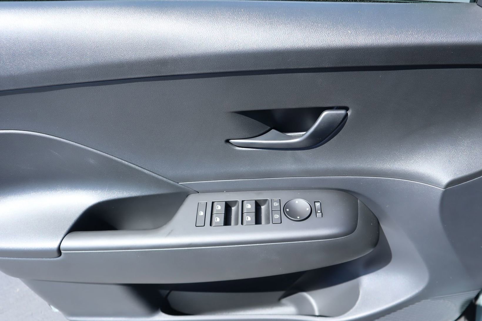 New 2026 Hyundai Kona SE image 21