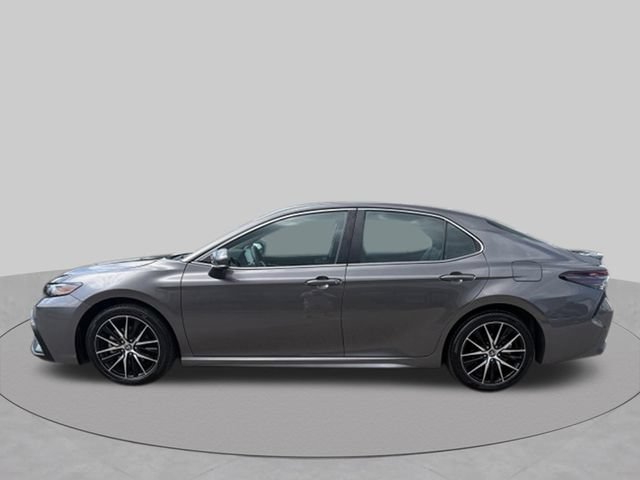 Used 2024 Toyota Camry SE FWD image 3