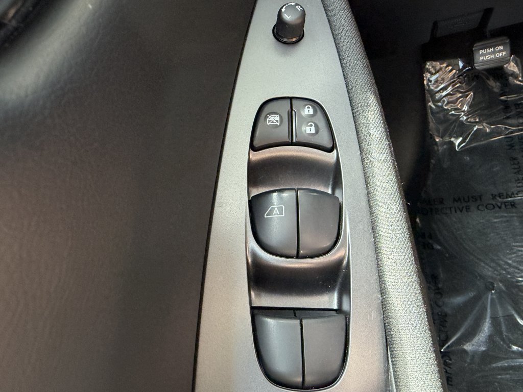 Used 2025 Nissan Leaf S FWD image 24