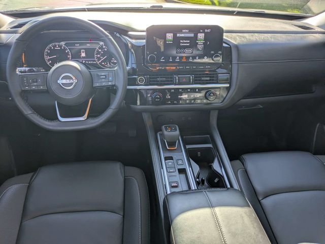 Used 2024 Nissan Pathfinder SL FWD image 17