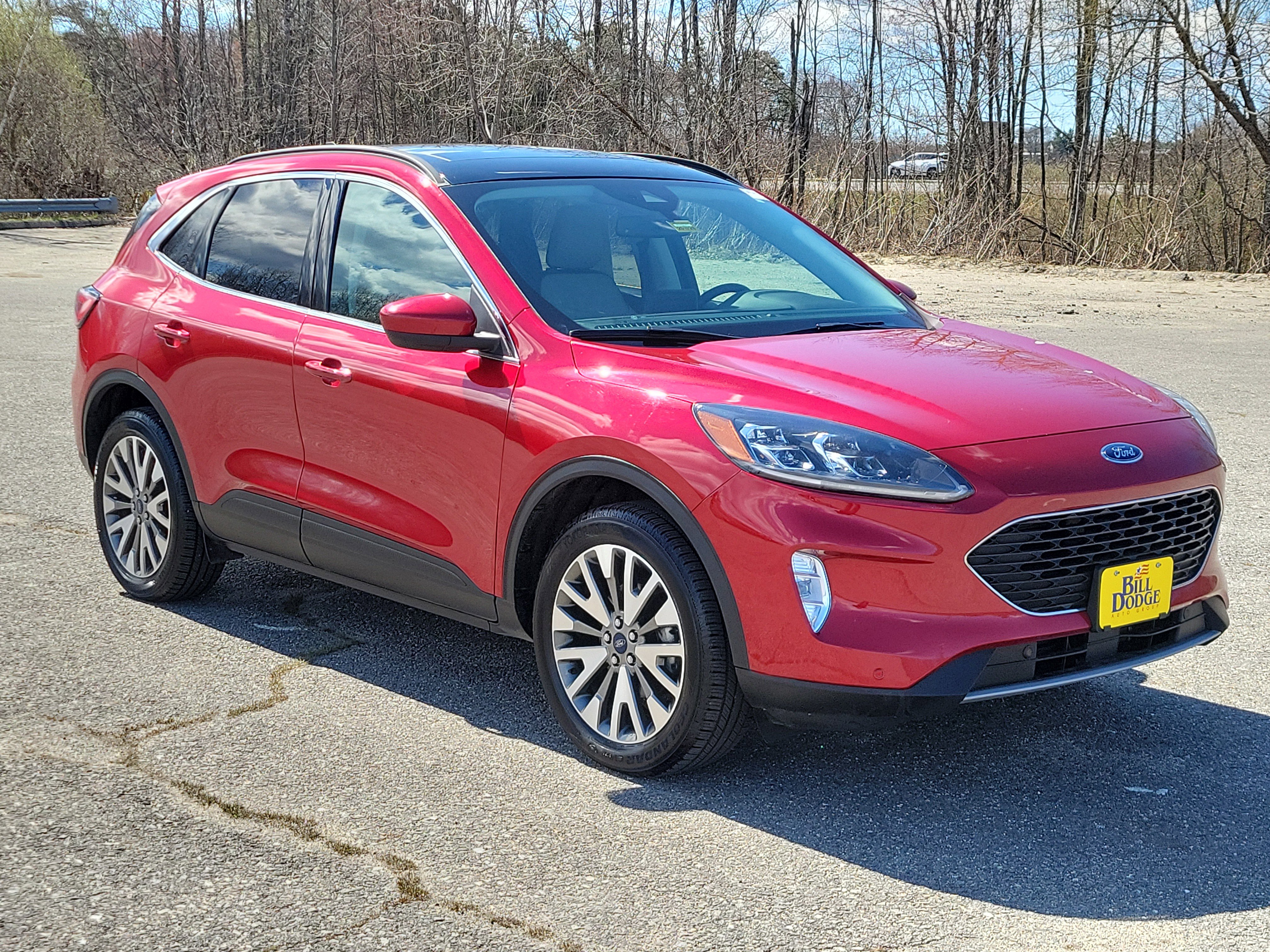 Used 2022 Ford Escape Titanium w/ Class II Trailer Tow Package AWD/4WD image 3