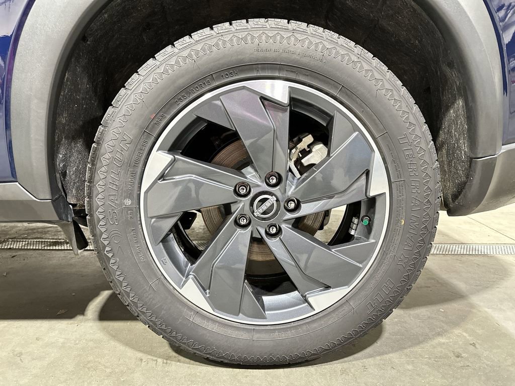 Used 2024 Nissan Rogue SV image 28