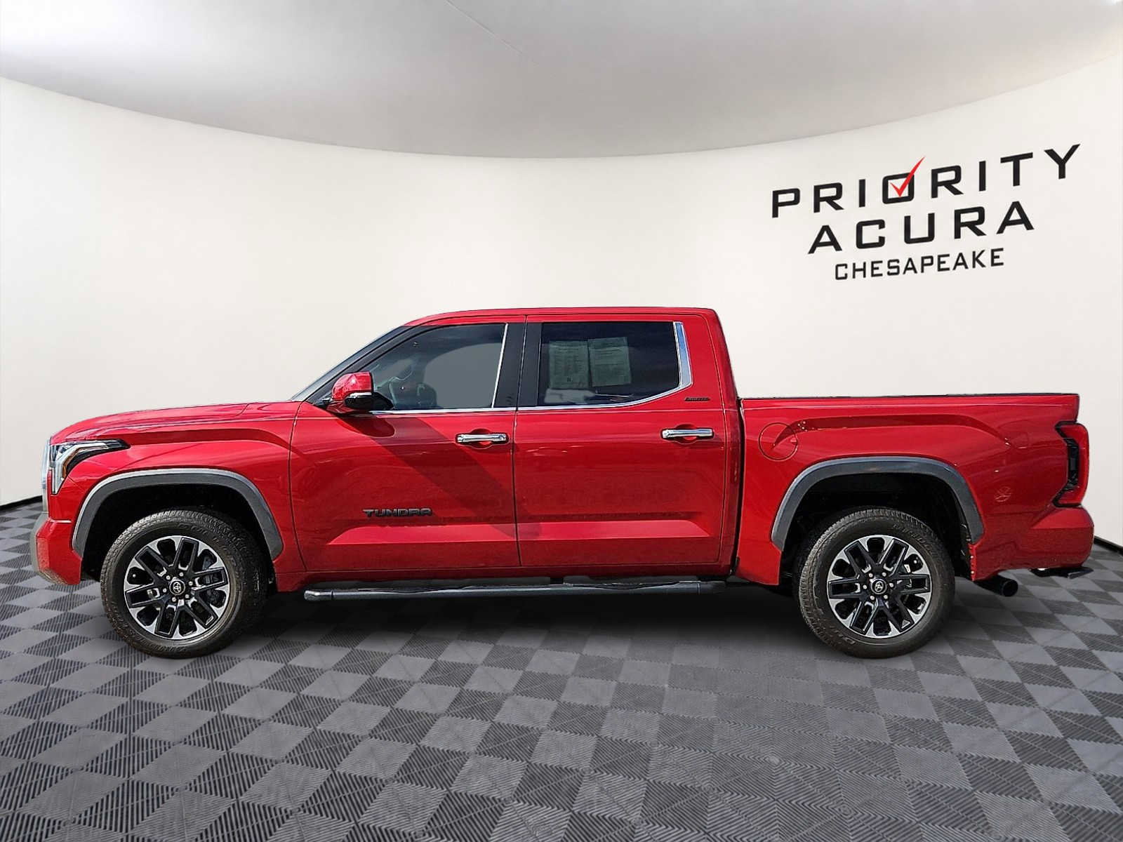 Used 2025 Toyota Tundra Limited AWD/4WD image 7