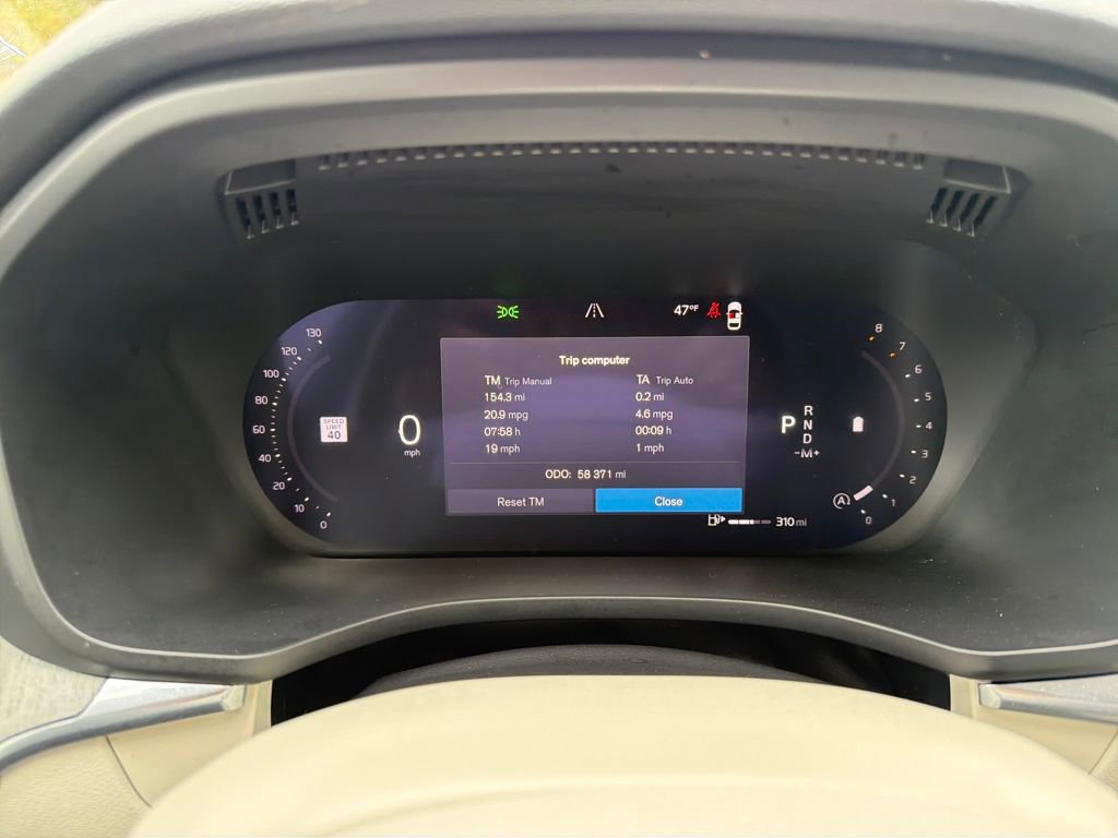 Used 2023 Volvo XC60 B5 Plus w/ Climate Package image 21