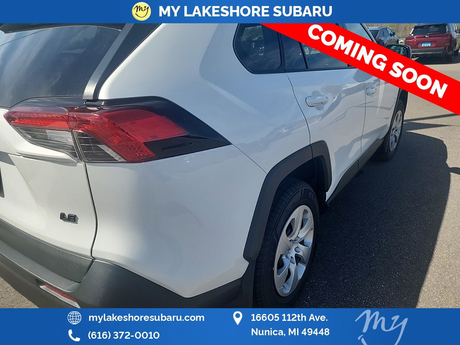 Used 2019 Toyota RAV4 LE w/ Carpet Mat Package image 7