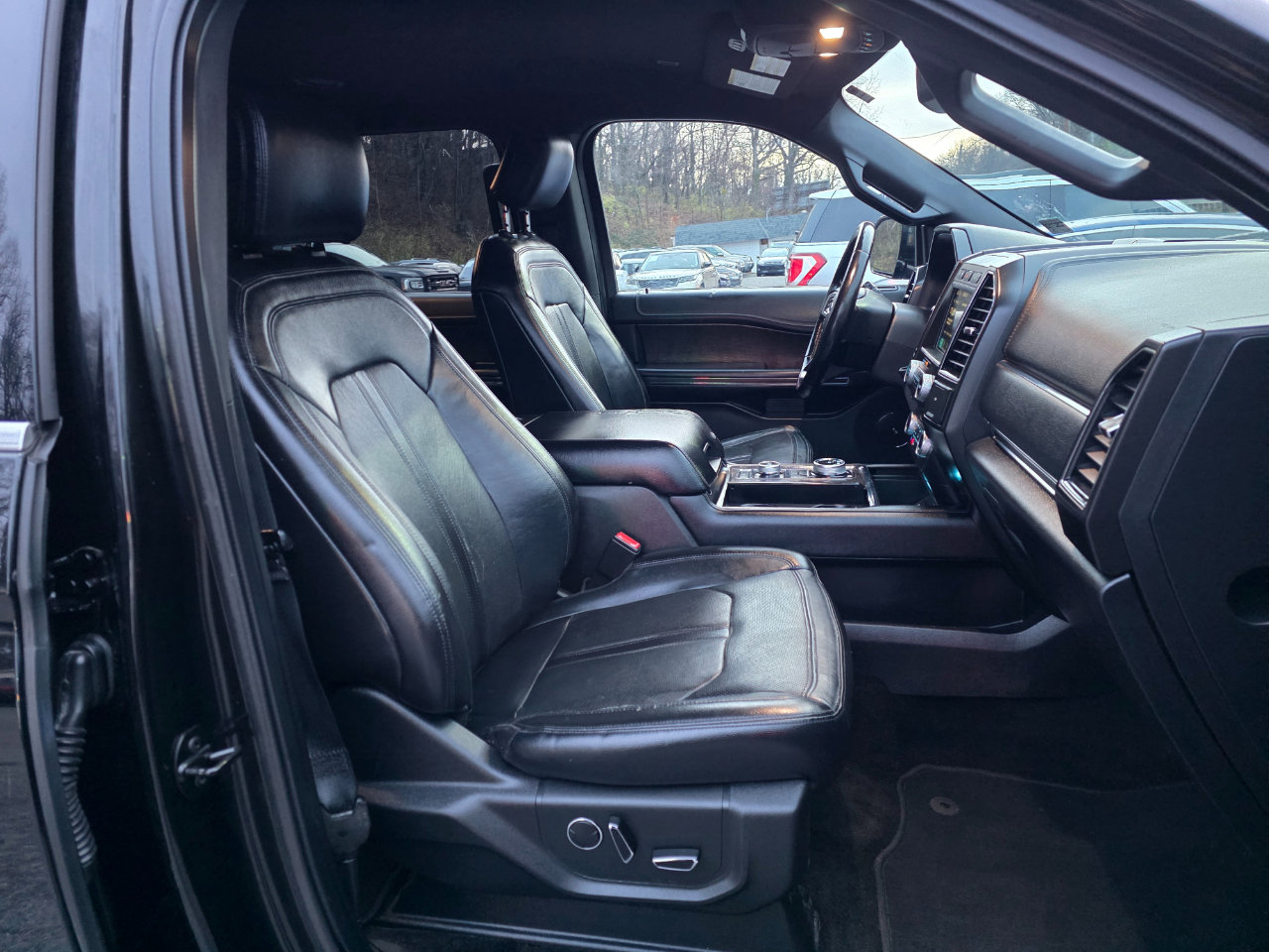 Used 2018 Ford Expedition Limited image 15