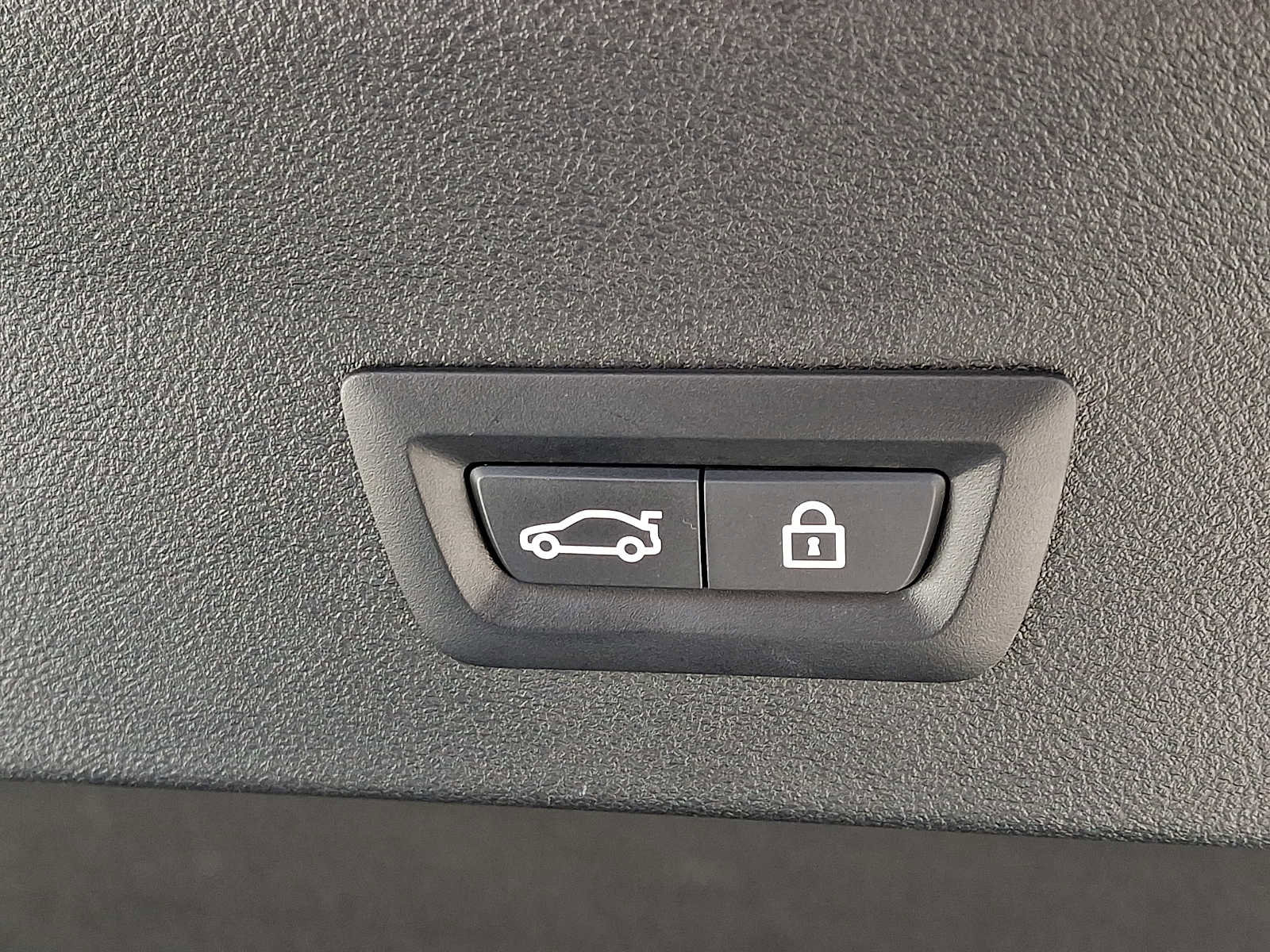 Used 2022 BMW X4 xDrive30i w/ Convenience Package image 32