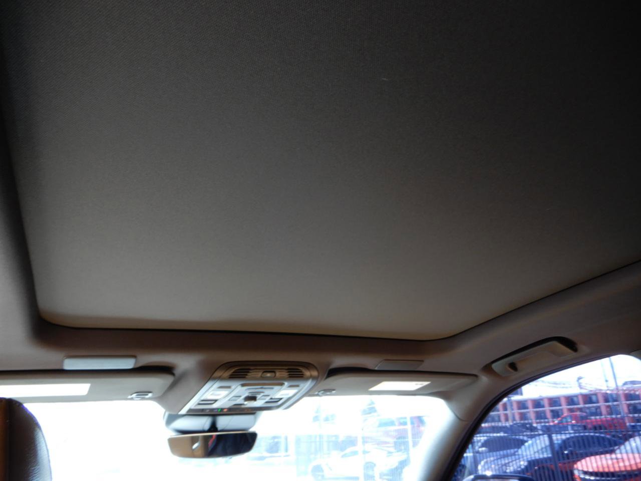 Used 2022 Cadillac Escalade Premium Luxury image 25