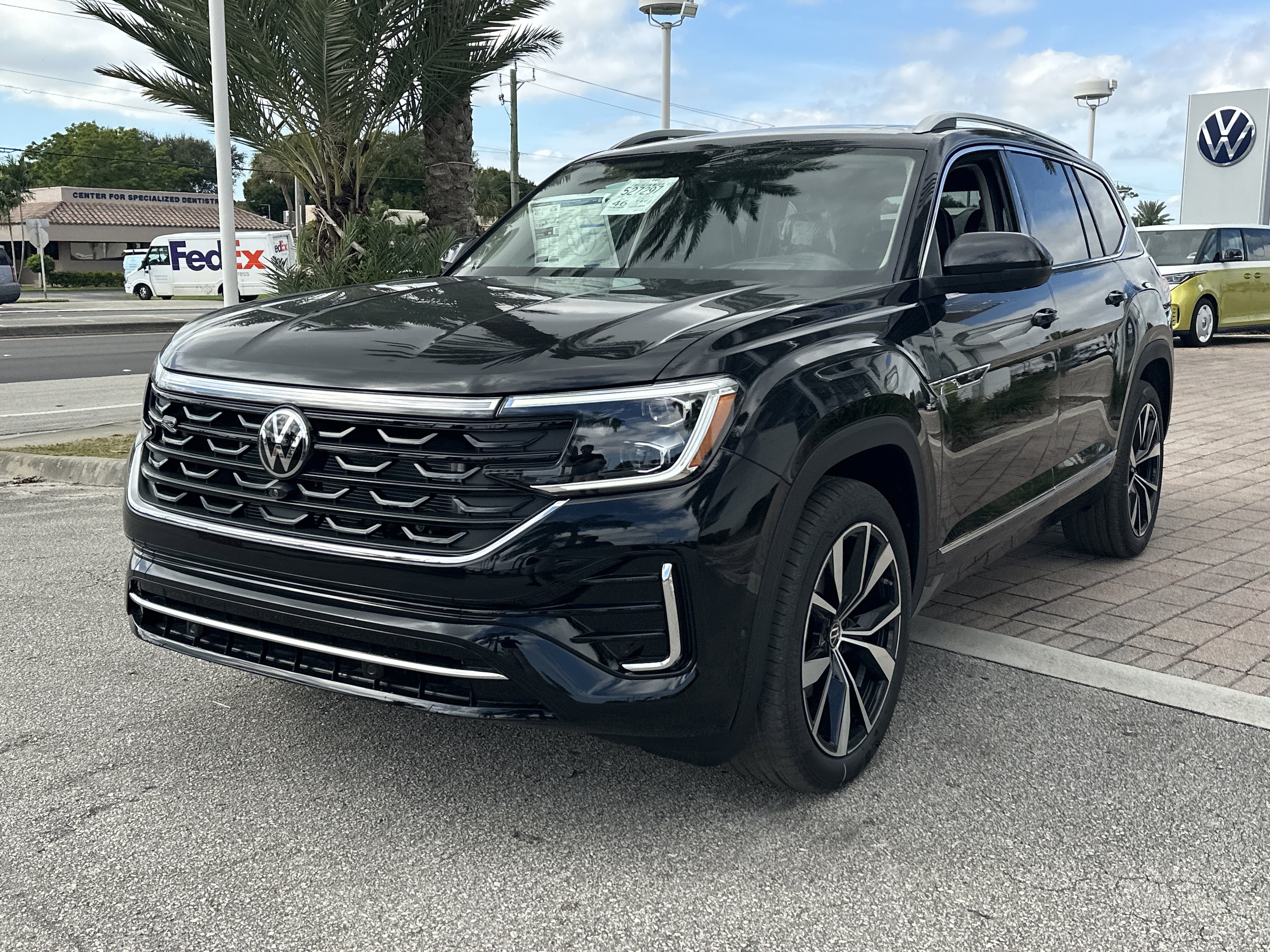New 2026 Volkswagen Atlas SEL Premium R-Line image 2