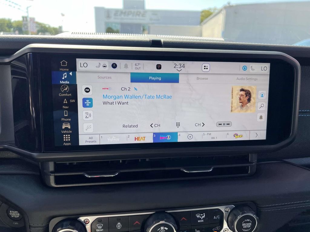 Used 2025 Jeep Wrangler Unlimited Rubicon 4xe w/ Technology Group image 28