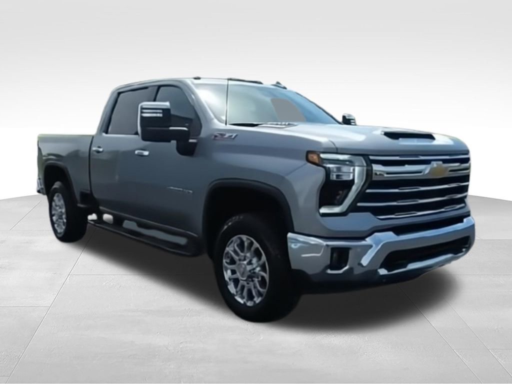 Used 2025 Chevrolet Silverado 2500 LTZ w/ LTZ Plus Package AWD/4WD image 2