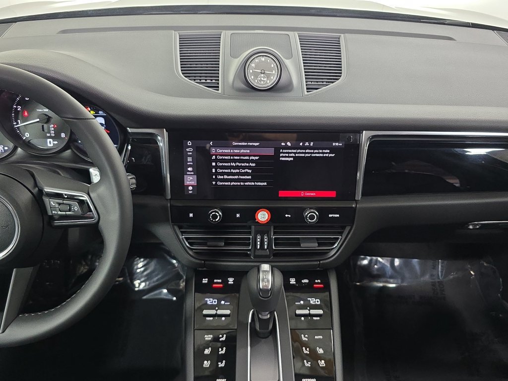 Certified 2026 Porsche Macan AWD/4WD image 16