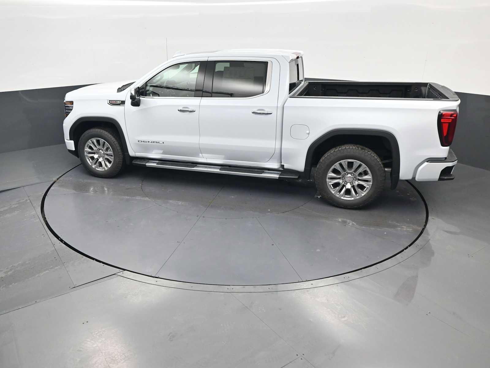 New 2026 GMC Sierra 1500 Denali w/ Technology Package AWD/4WD image 31