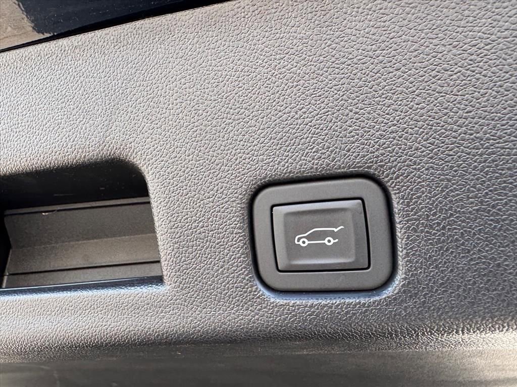 Used 2026 Chevrolet Traverse LT w/ LPO, Floor Liner Package image 11