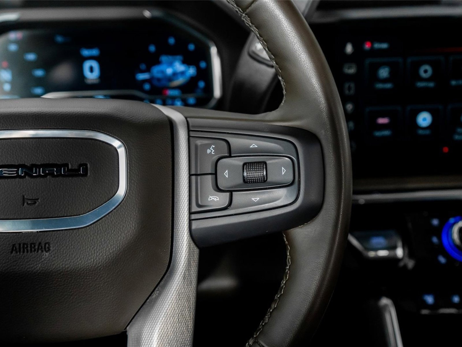 Used 2025 GMC Sierra 3500 Denali w/ Denali Reserve Package image 44