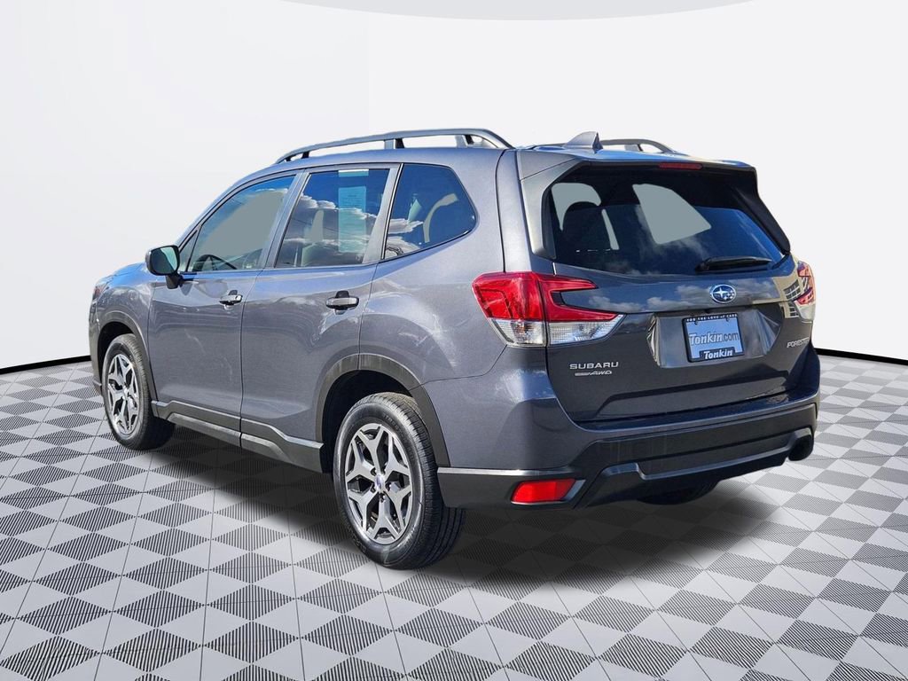 Used 2023 Subaru Forester Premium image 4