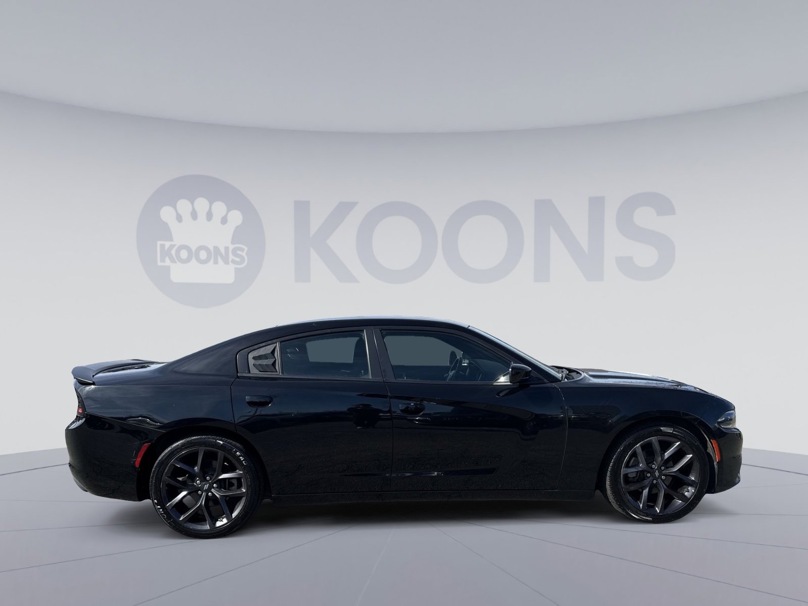 Used 2021 Dodge Charger SXT w/ Blacktop Package image 8