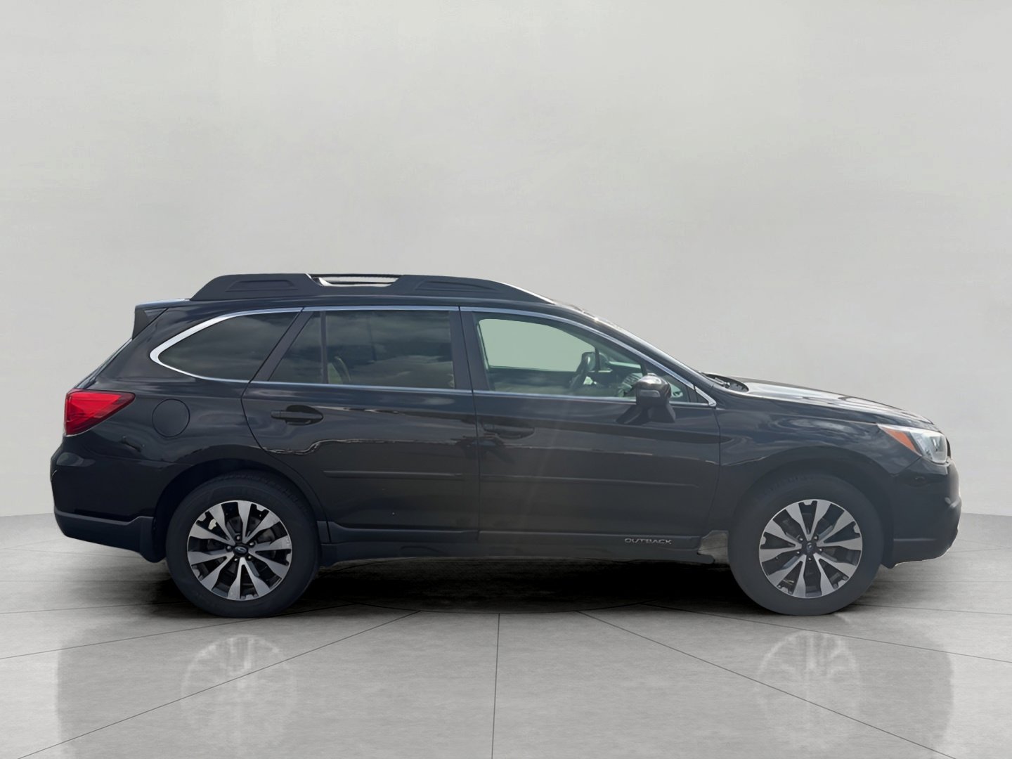 Used 2015 Subaru Outback 3.6R Limited AWD/4WD image 8