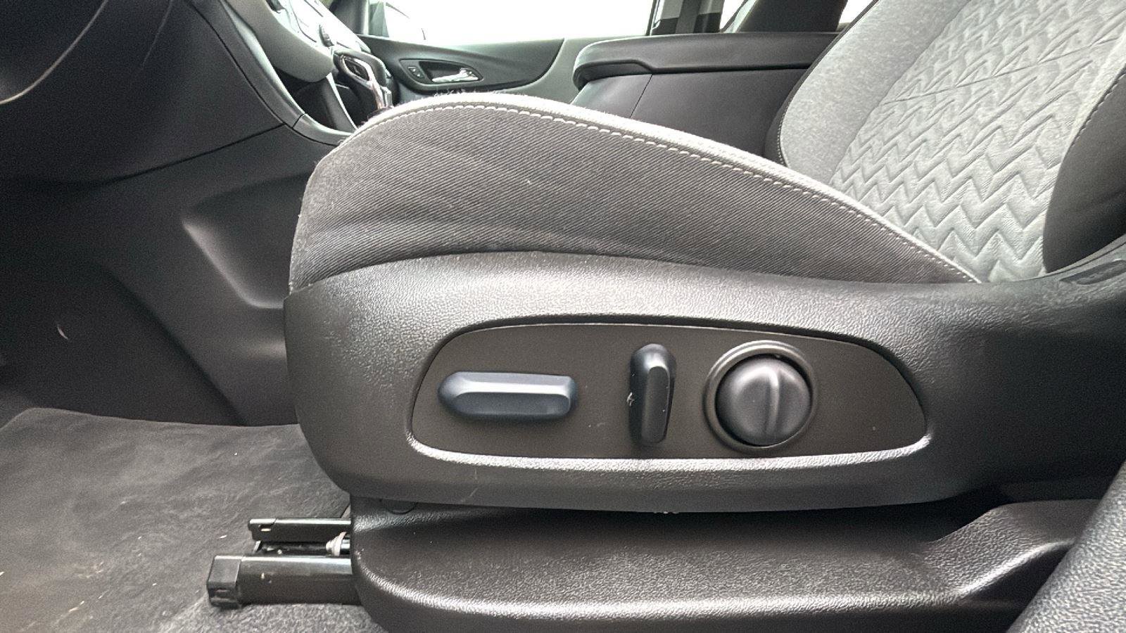 Certified 2023 Chevrolet Equinox LS w/ LS Convenience Package image 23