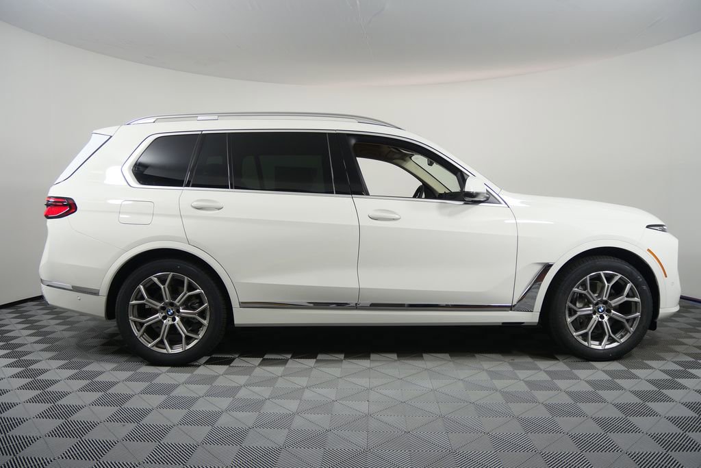 Used 2026 BMW X7 xDrive40i w/ Premium Package image 2