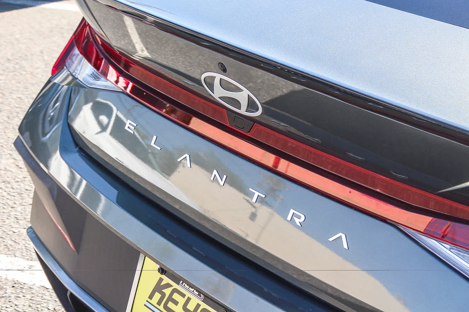 Certified 2025 Hyundai Elantra Sport w/ Cargo Package FWD image 9