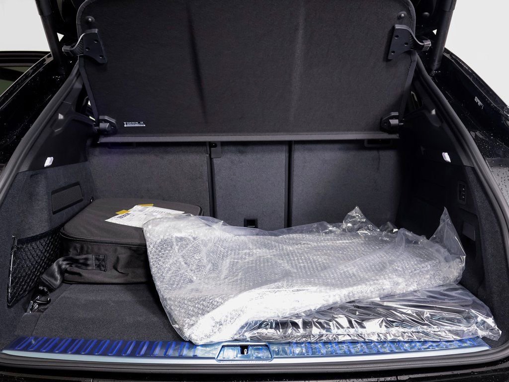 New 2025 Porsche Cayenne Turbo image 17