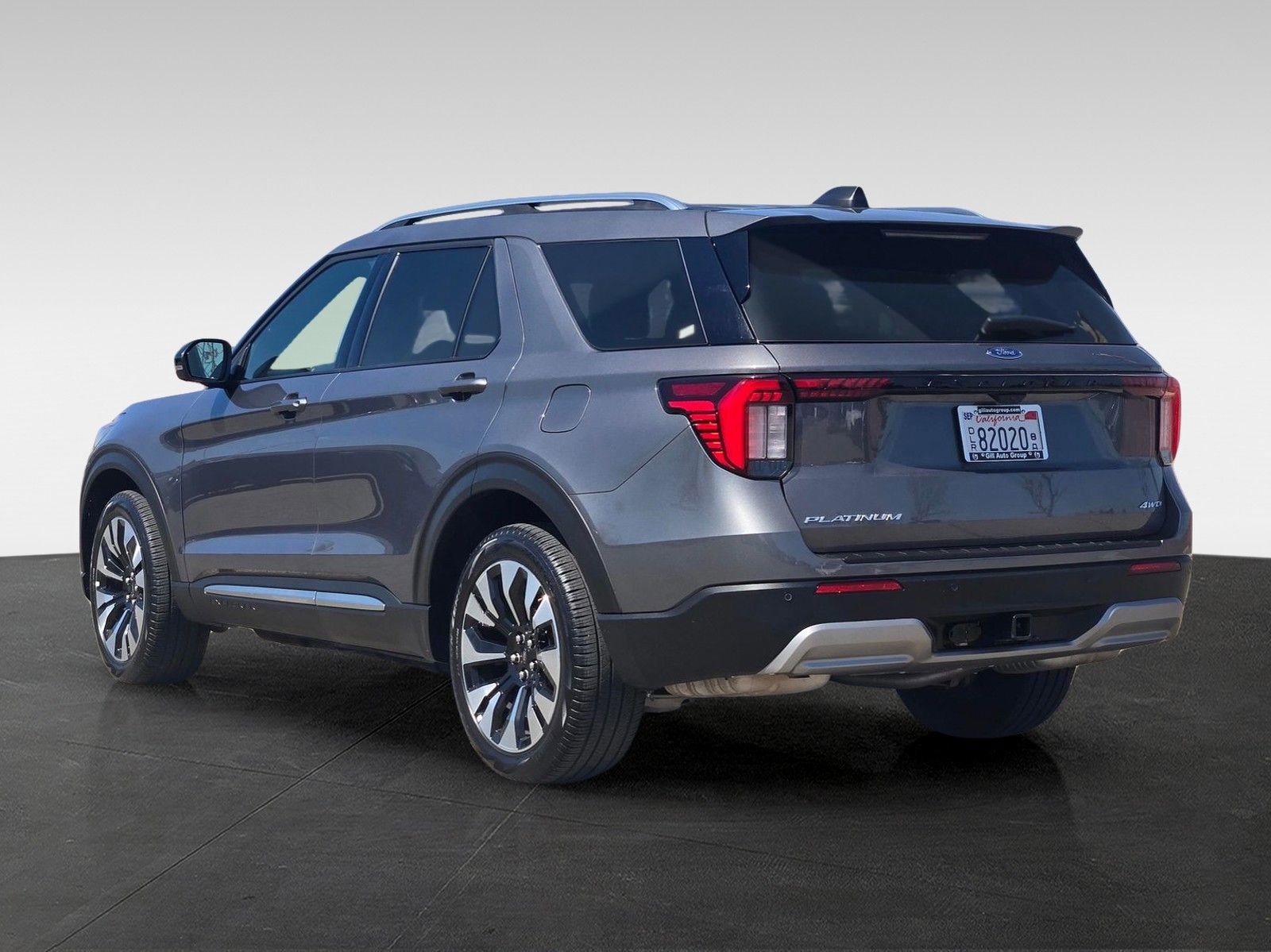 Used 2025 Ford Explorer Platinum w/ LUX Leather Package image 6