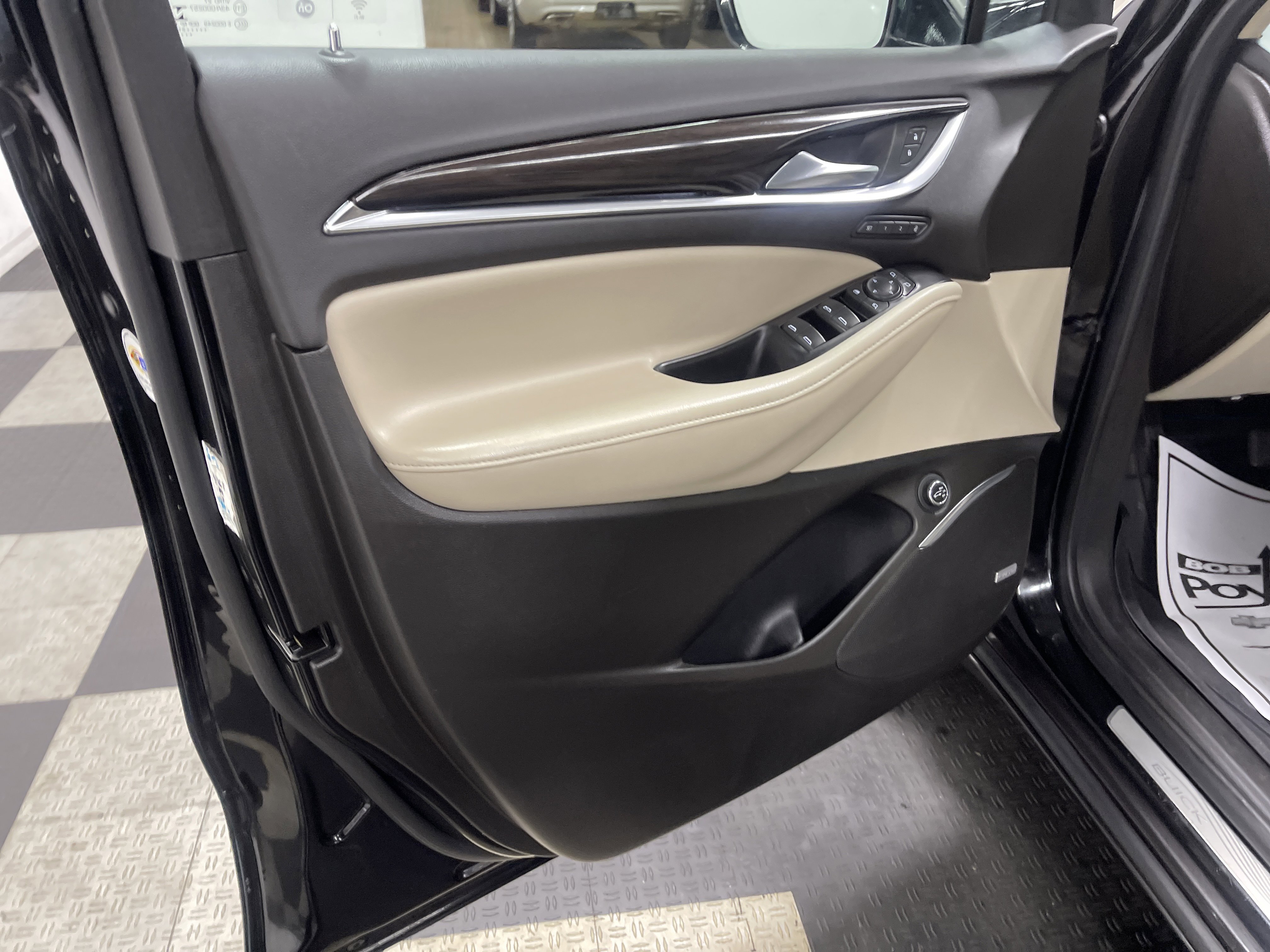 Used 2021 Buick Enclave Premium w/ Sun and Sites Package FWD image 10