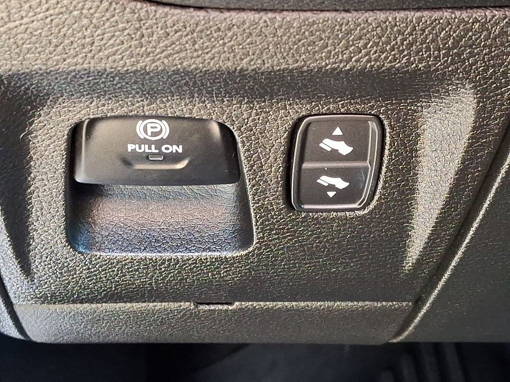 Used 2023 RAM 1500 Laramie image 29