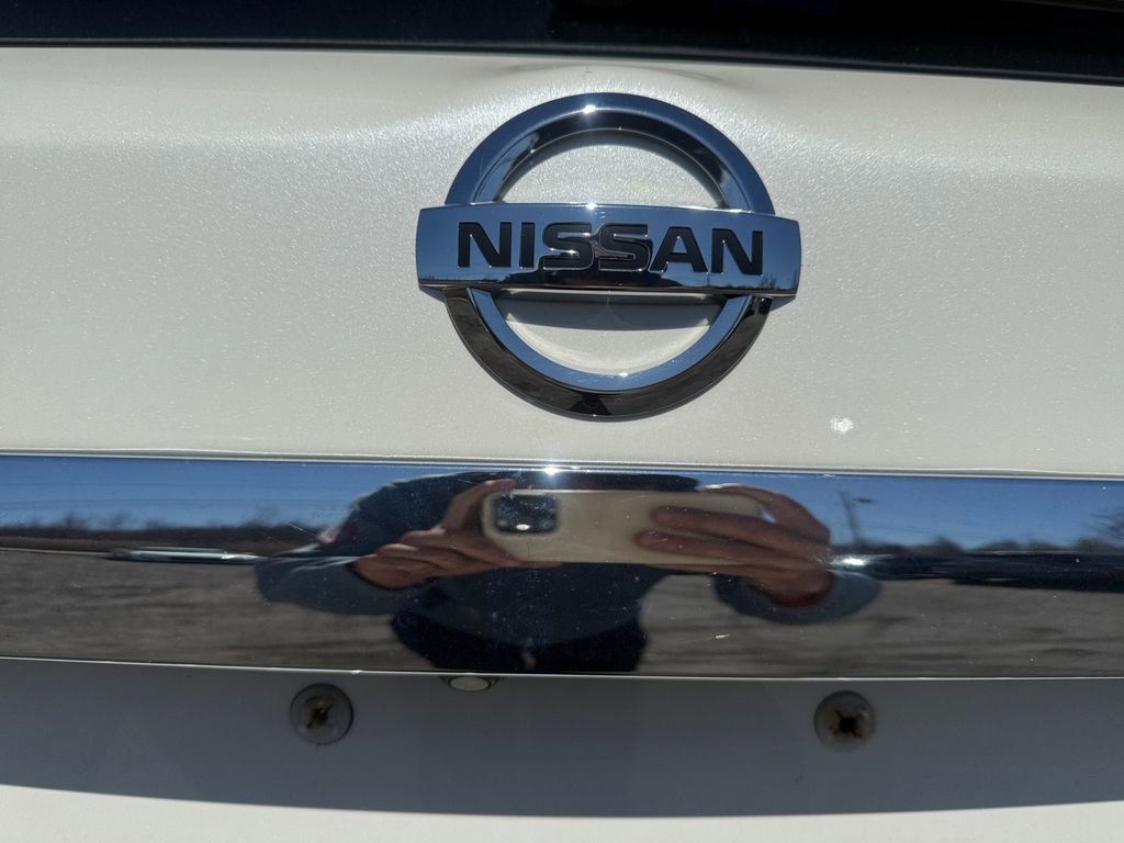 Used 2015 Nissan Pathfinder Platinum image 17