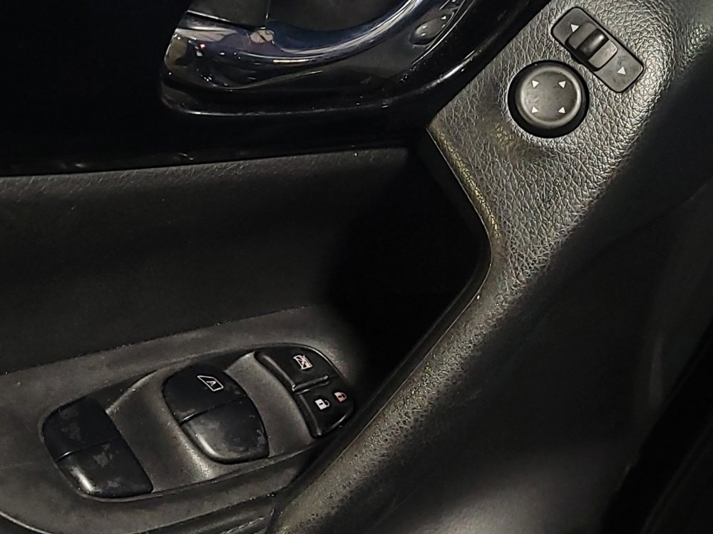 Used 2022 Nissan Rogue Sport SV FWD image 27