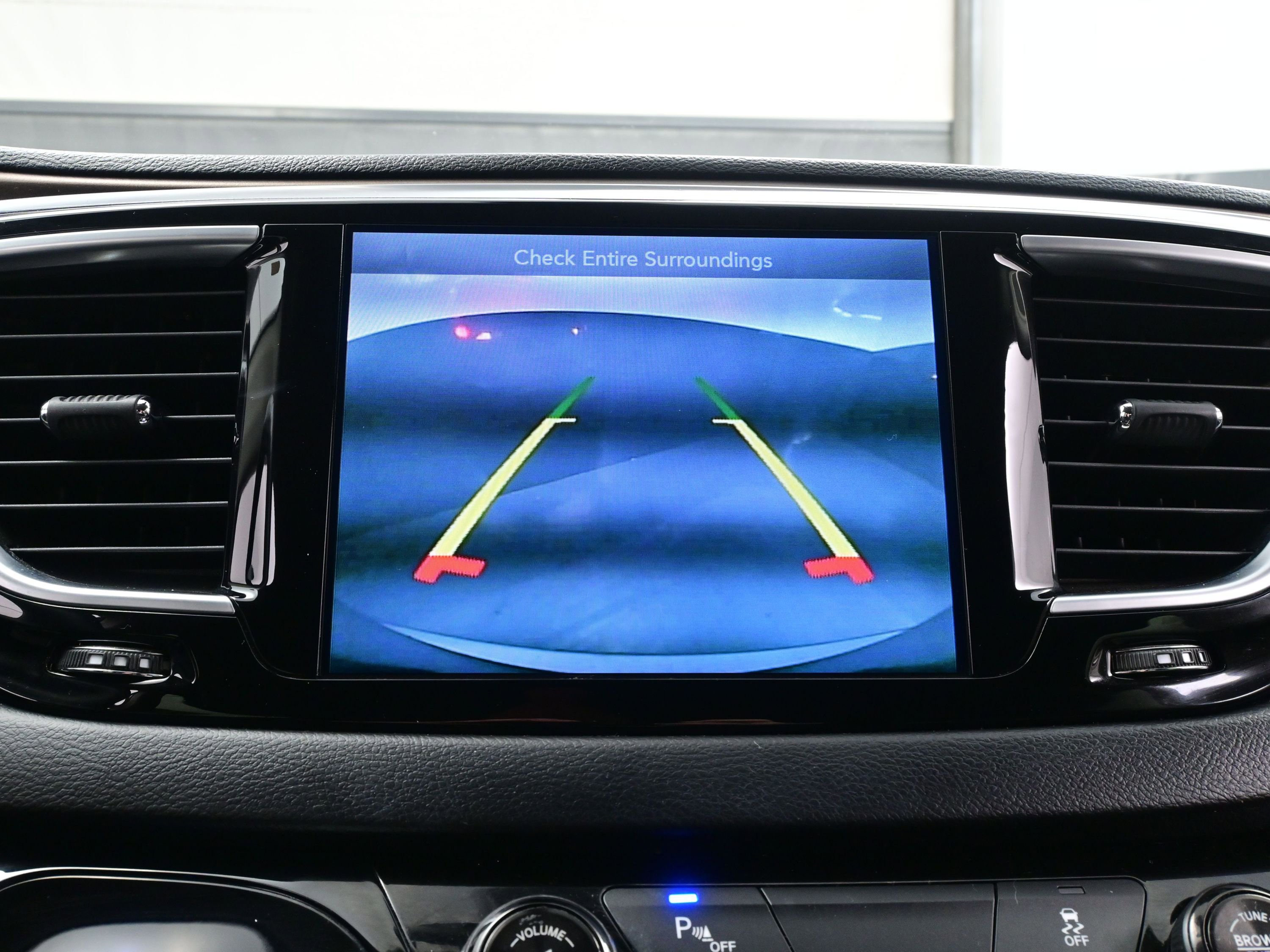 Used 2017 Chrysler Pacifica Touring-L Plus image 19