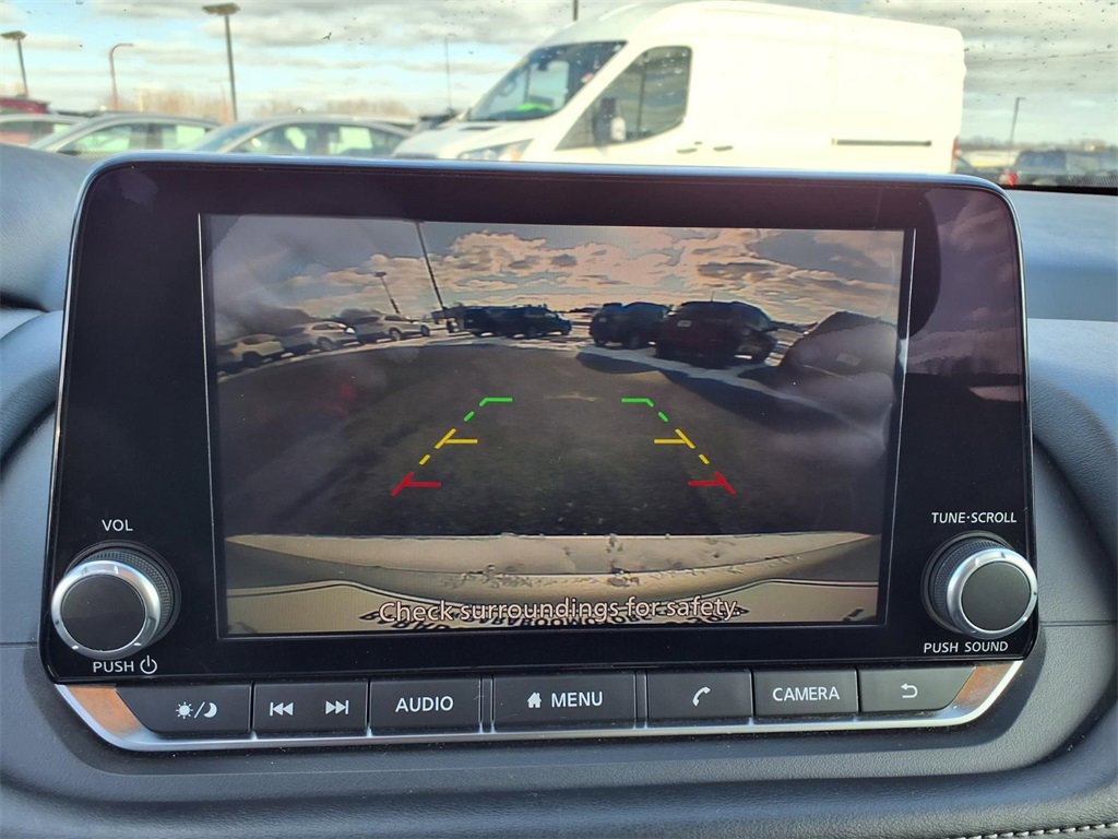 Used 2024 Nissan Rogue SV image 30