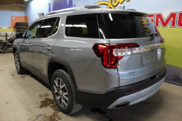 Certified 2023 GMC Acadia SLE w/ Driver Convenience Package FWD image 6
